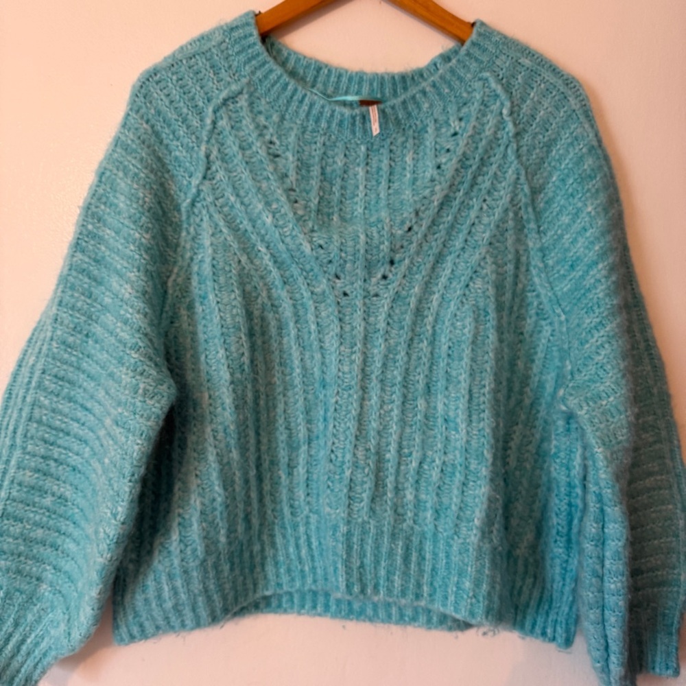 Free People Like New Carter Pullover - Aqua Fur Size S Boxy Fit - Picture 3 of 8